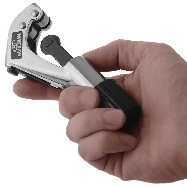 Труборез роликовый МЕГЕОН 98011 купить по низкой цене | МАКСПРОФИТ